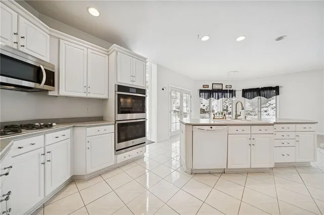 $875,000 | 236 Lakewood Road, Greensburg, PA 15601