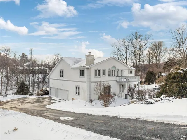 $875,000 | 236 Lakewood Road, Greensburg, PA 15601
