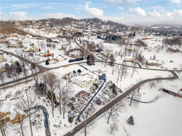 $865,000 | 236 Lakewood Road, Greensburg, PA 15601