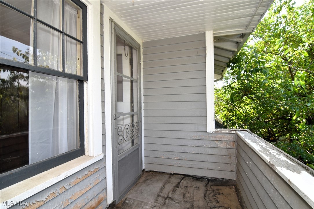 17930 Rosecliff Road Cleveland, OH 44119 - Photo 36 of 50 View of balcony