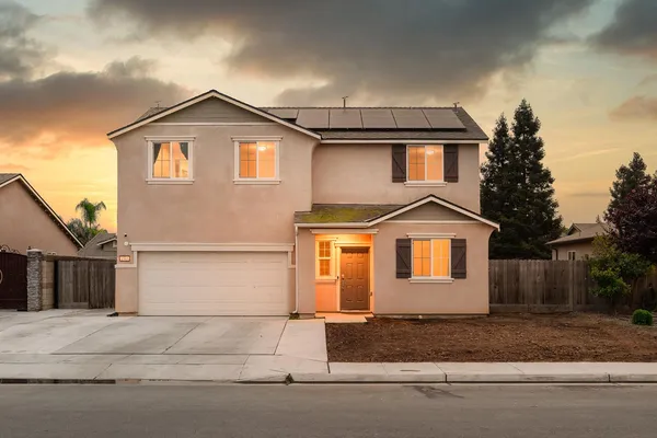 $459,000 | 1945 East Gum Avenue, Reedley, CA 93654