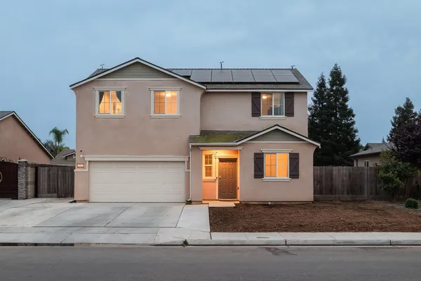 $459,000 | 1945 East Gum Avenue, Reedley, CA 93654