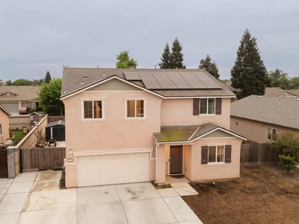 $459,000 | 1945 East Gum Avenue, Reedley, CA 93654