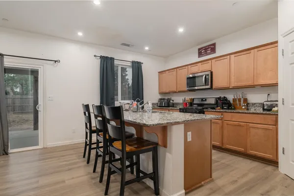 $459,000 | 1945 East Gum Avenue, Reedley, CA 93654