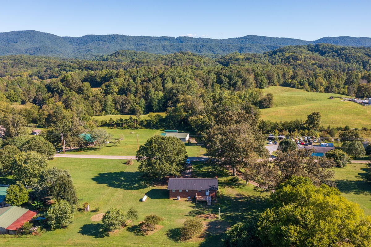 638 Chilhowee View Road Maryville, TN 37803 - Photo 32 of 39 Gallery Image 32