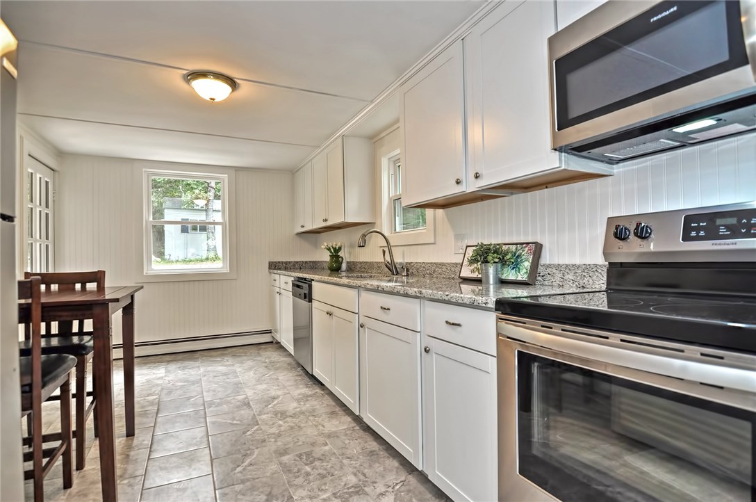 476 Shippeetown Road East Greenwich, RI 02818 - Photo 3 of 27 Gallery Image 3