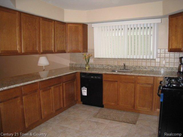 35563 Shell Drive Sterling Heights, MI 48310 - Photo 4 of 18 GRANITE IN KIT