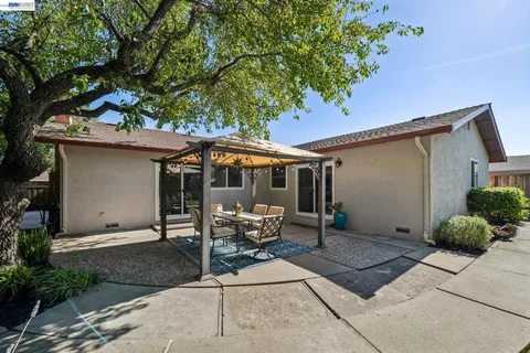 $1,699,000 | 7403 Hillsdale Drive, Pleasanton, CA 94588