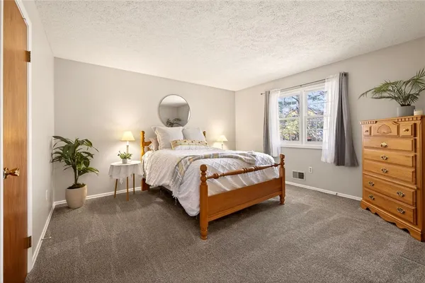 $199,900 | 35 Sleepy Hollow, Chili, NY 14624