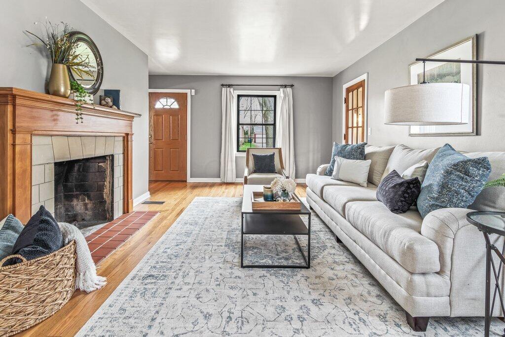 302 East Beaumont Road Columbus, OH 43214 - Photo 9 of 30 302 East Beaumont Road-9.jpg-SMALL