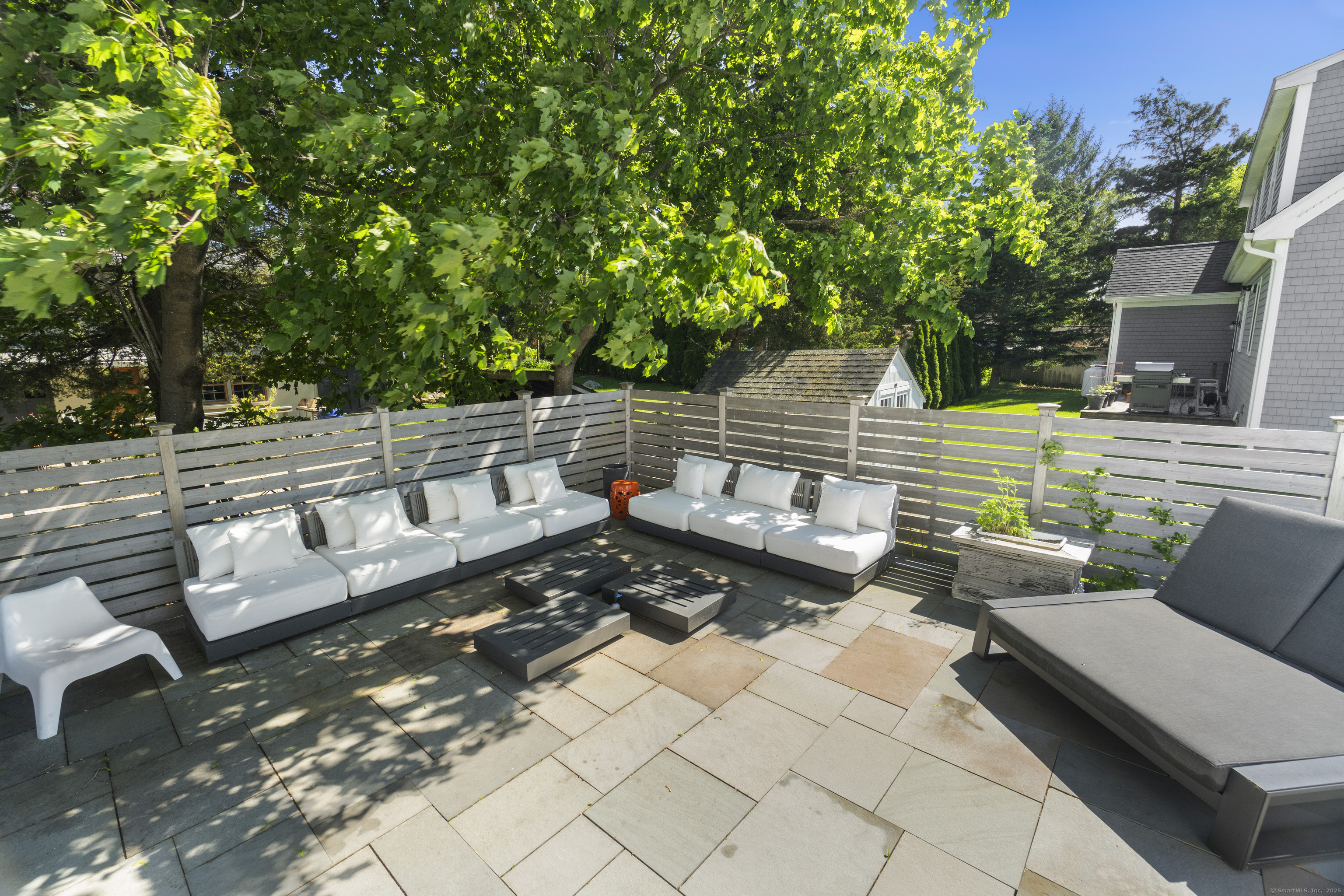 3 Arrowhead Road Madison, CT 06443 - Photo 4 of 40 a view of a couches in the patio