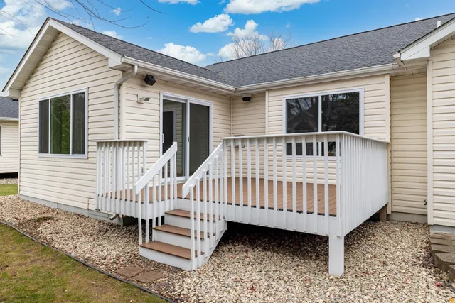 $340,000 | 624 O'Brien Parkway, Belle Plaine, MN 56011