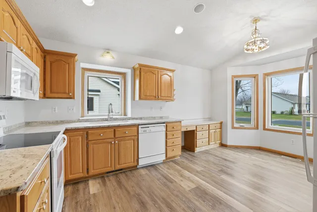 $340,000 | 624 O'Brien Parkway, Belle Plaine, MN 56011