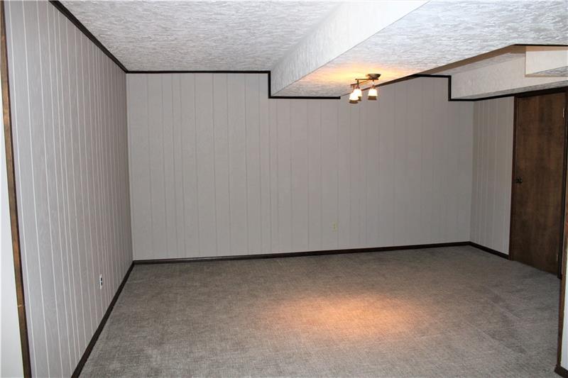 142 Wolfe Run Road Cranberry Township, PA 16066 - Photo 18 of 25 Gallery Image 18