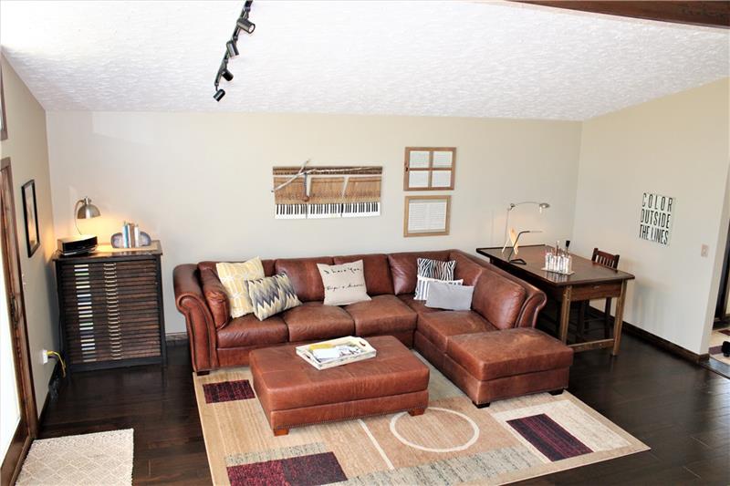 142 Wolfe Run Road Cranberry Township, PA 16066 - Photo 4 of 25 Gallery Image 4