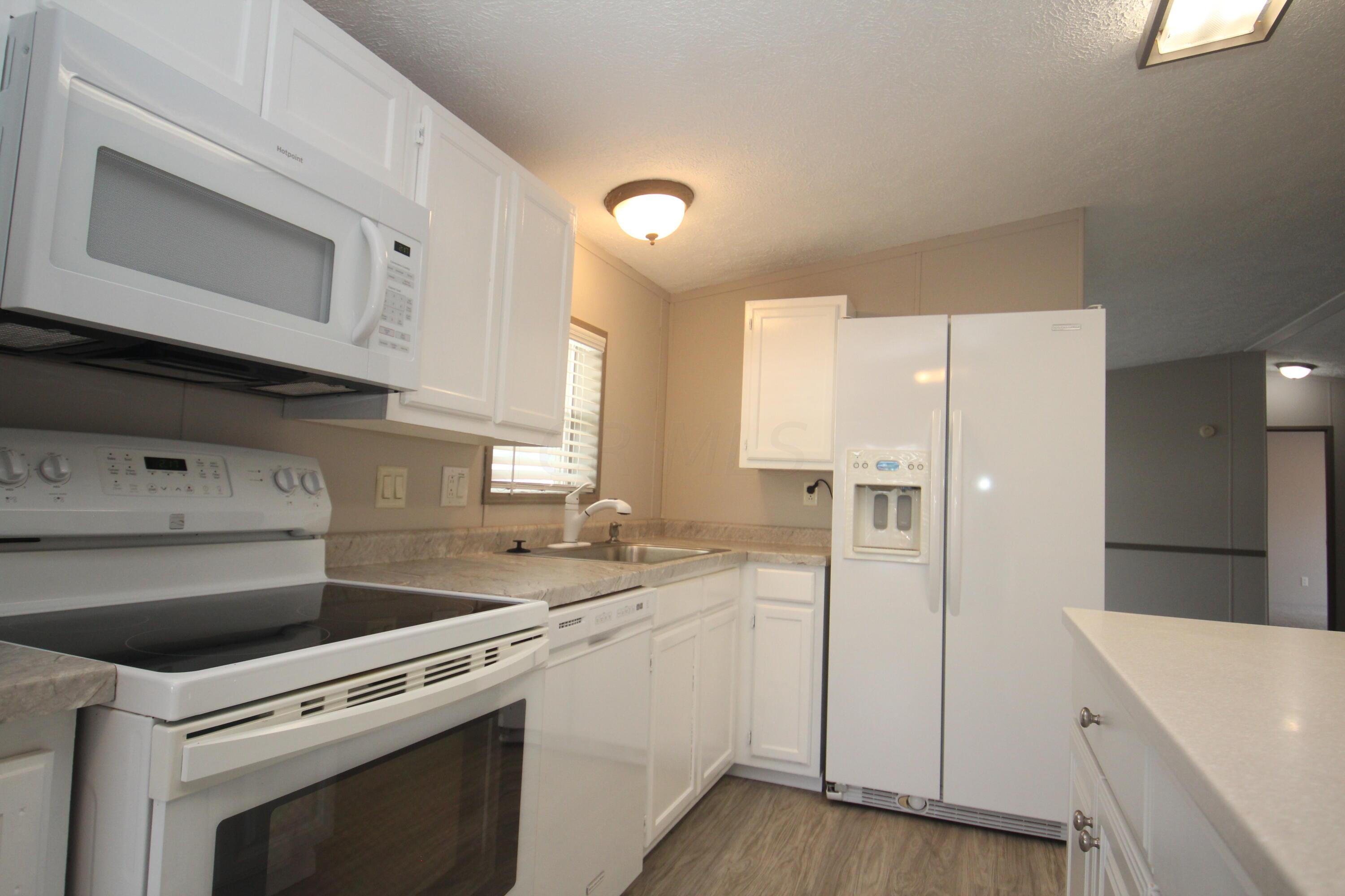 411 Doris Road Pataskala, OH 43062 - Photo 18 of 42 kitchen