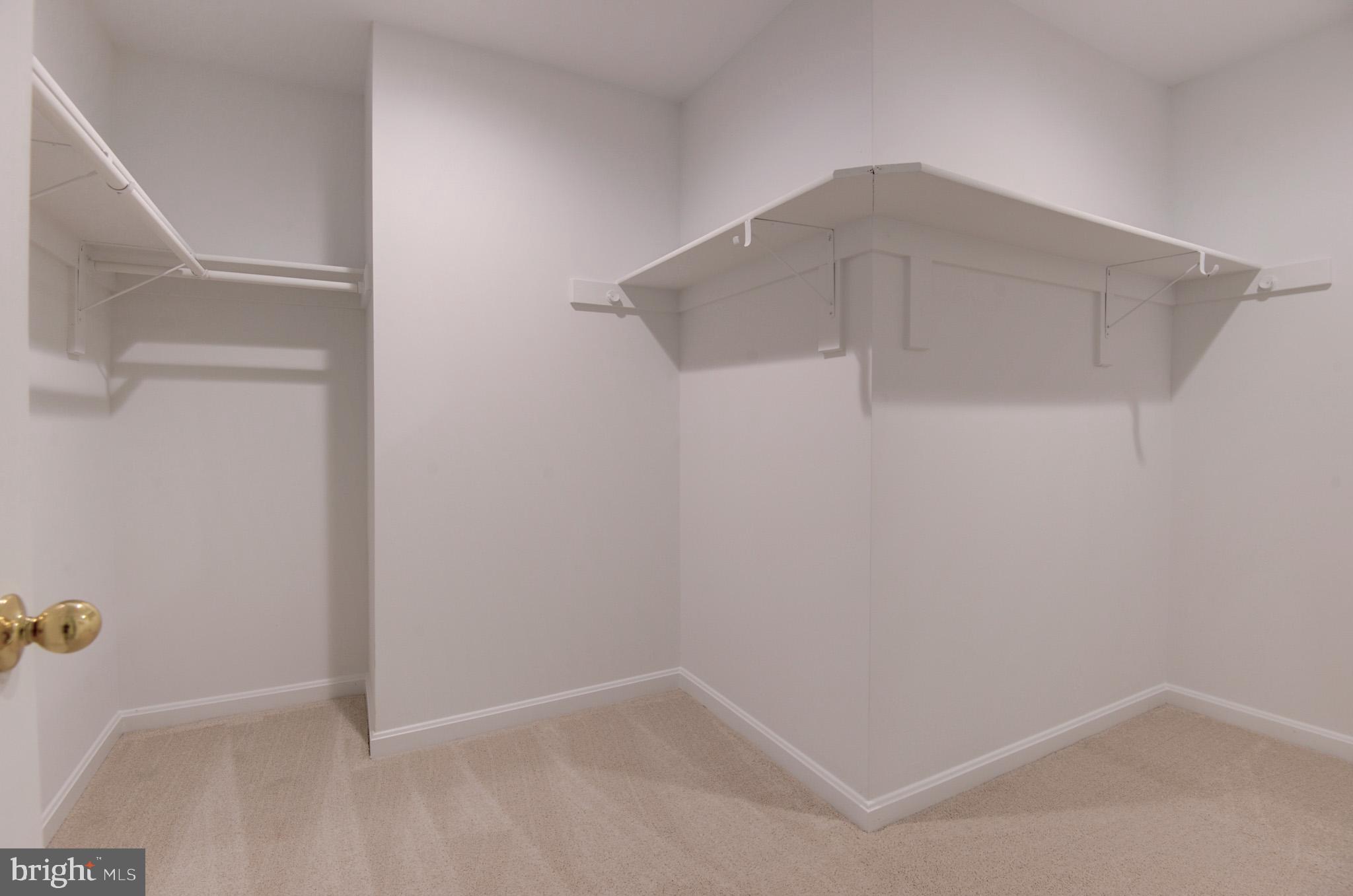 615 Springhouse Square Southeast Leesburg, VA 20175 - Photo 18 of 36 Primary closet