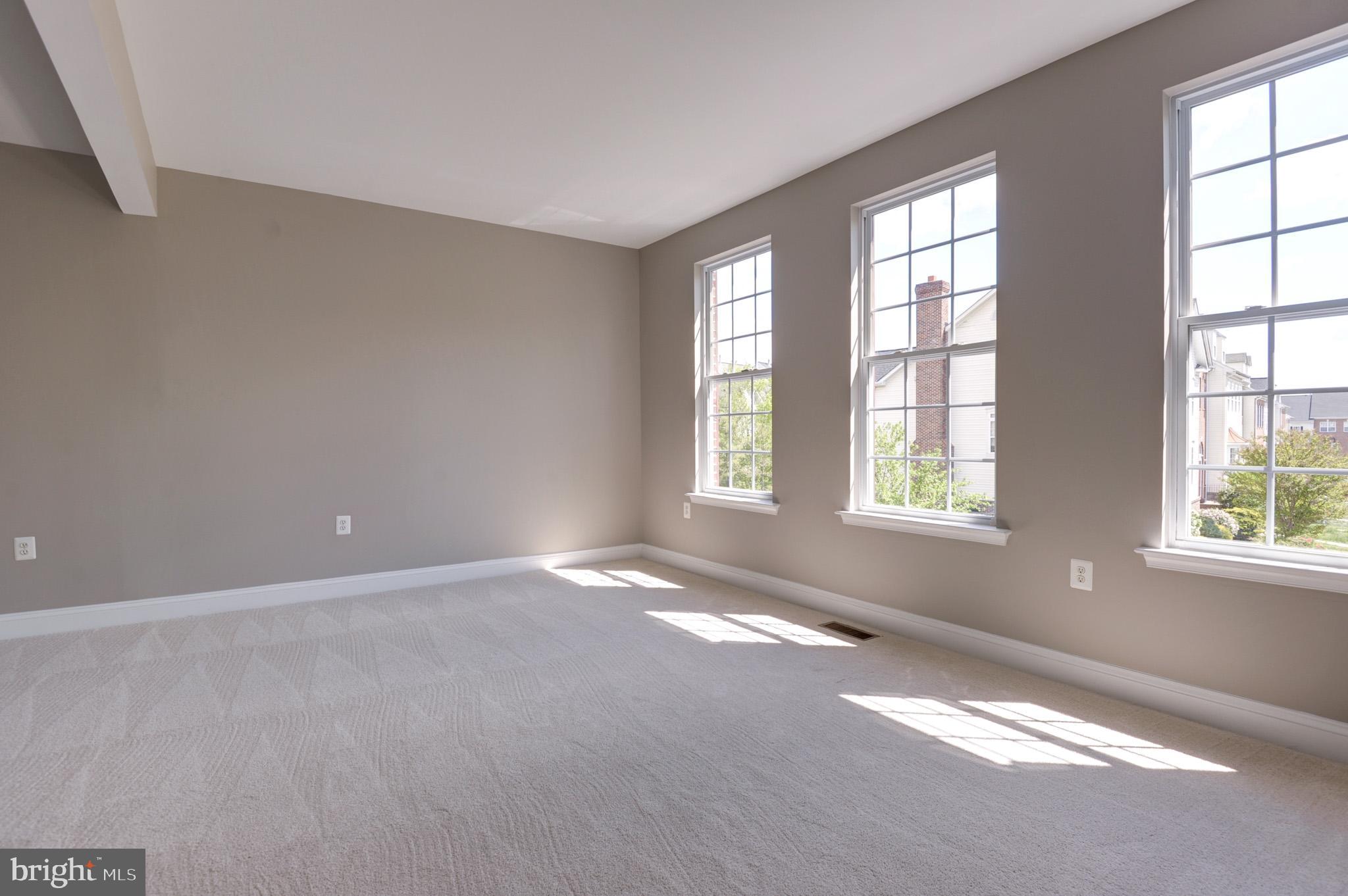 615 Springhouse Square Southeast Leesburg, VA 20175 - Photo 3 of 36 Family room