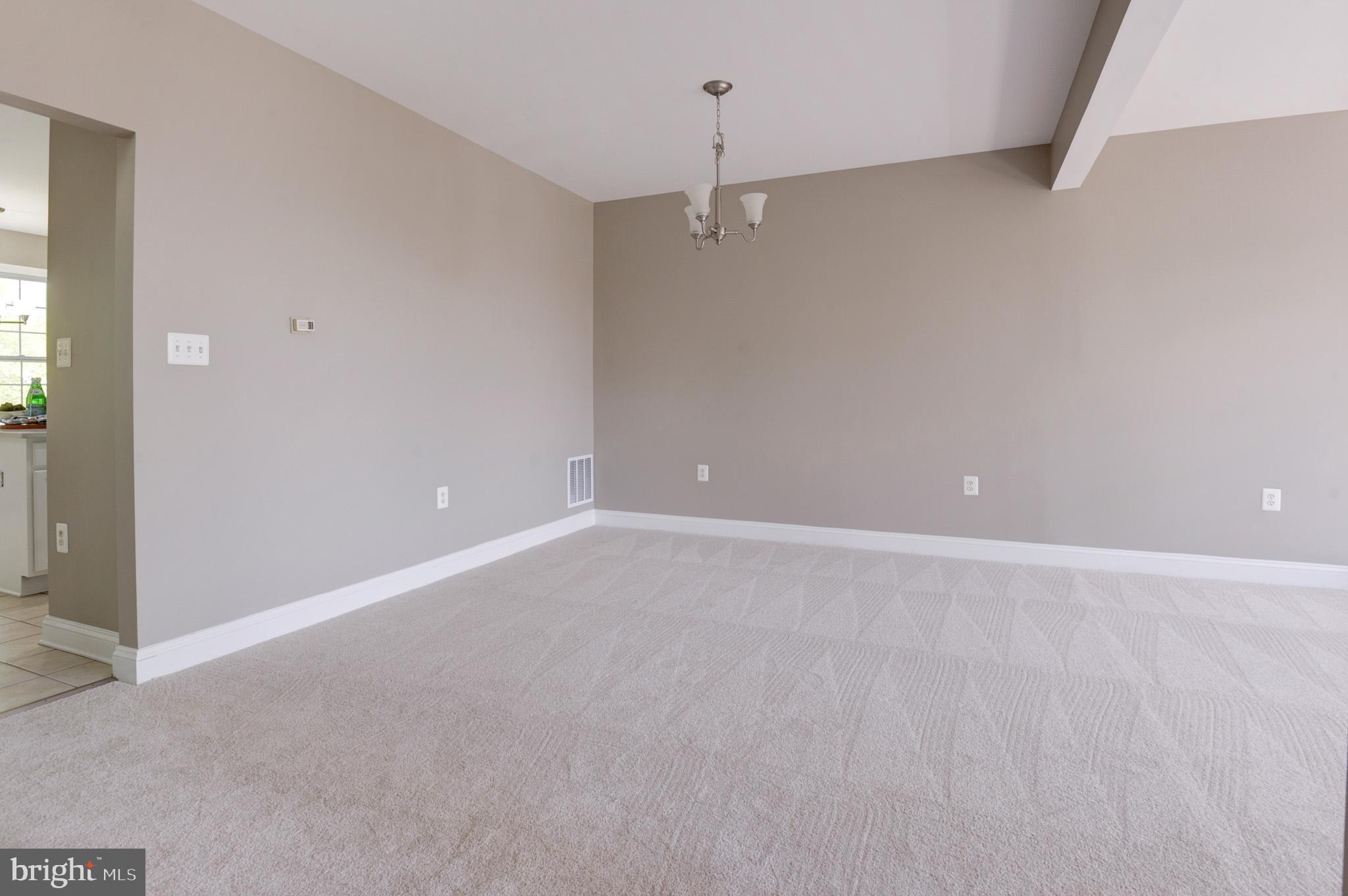 615 Springhouse Square Southeast Leesburg, VA 20175 - Photo 5 of 36 Dining Room