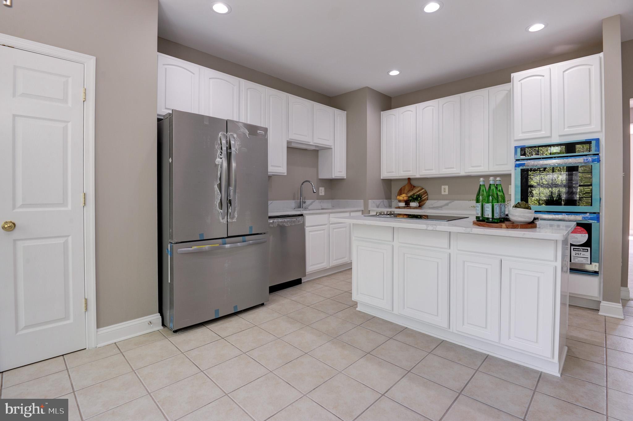 615 Springhouse Square Southeast Leesburg, VA 20175 - Photo 10 of 36 KItchen