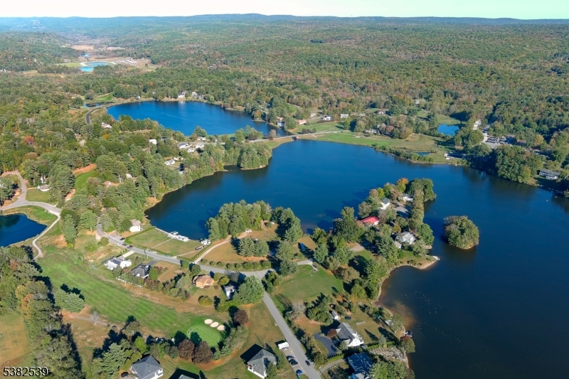 104 North Shore Point Montague, NJ 07827 - Photo 2 of 10