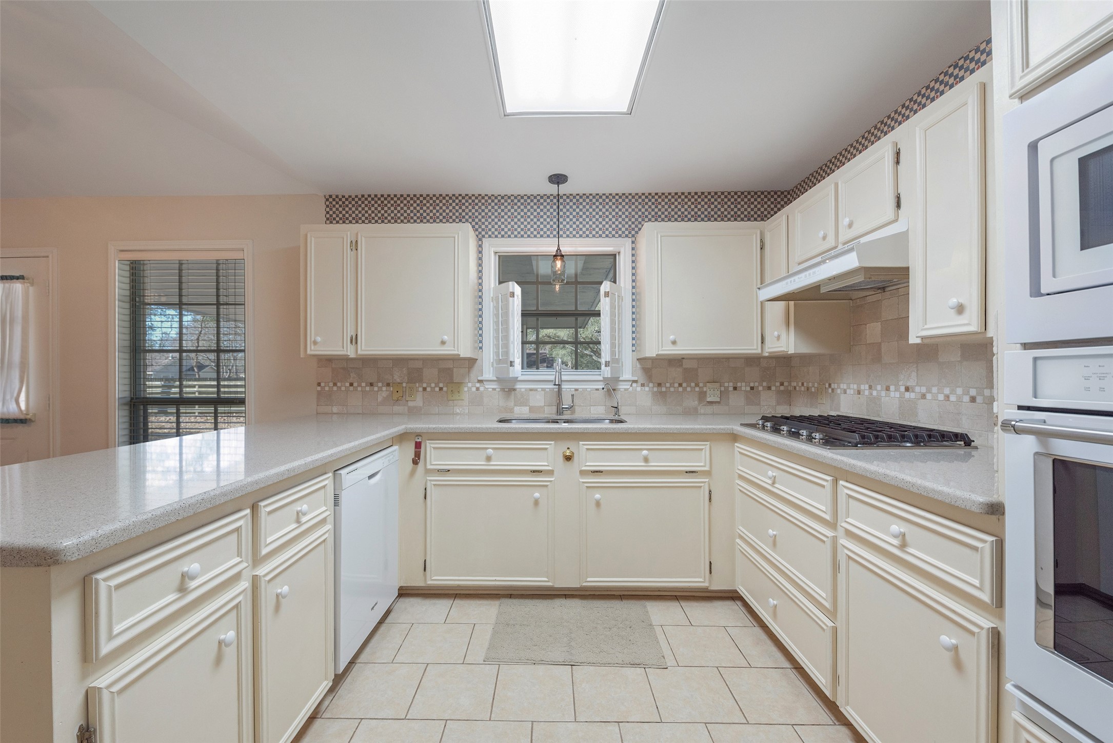 2017 Penick Road Waller, TX 77484 - Photo 15 of 28 Kitchen with lightly used appliances per previous owner