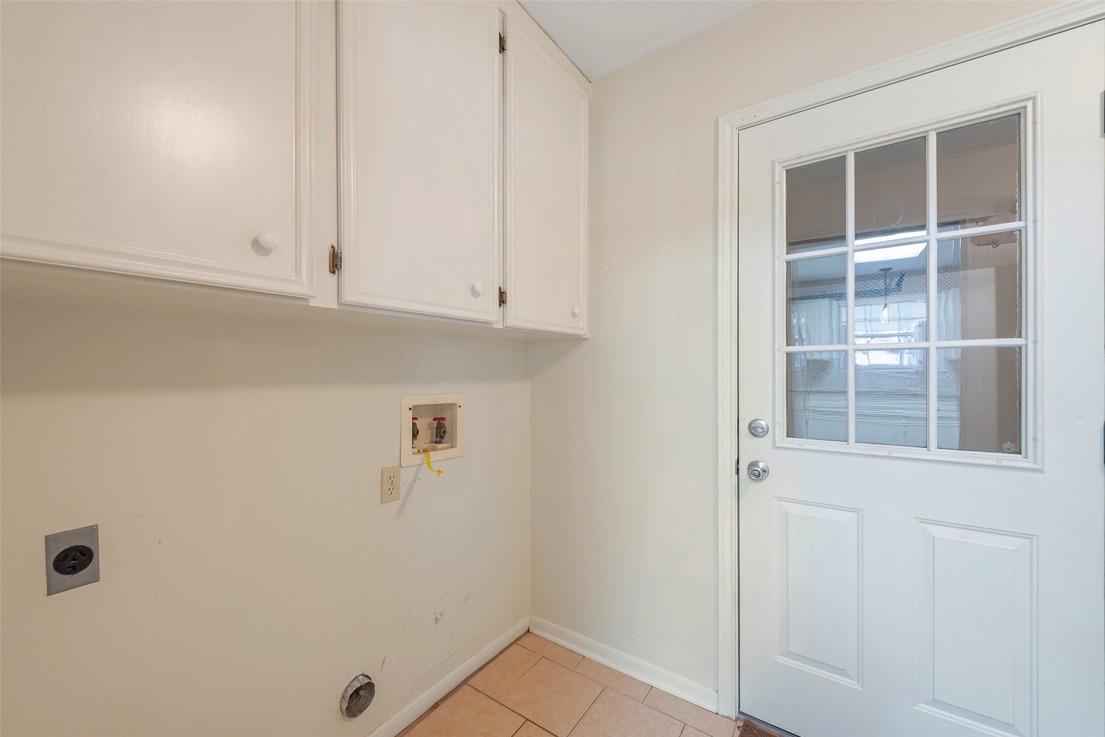 2017 Penick Road Waller, TX 77484 - Photo 18 of 28 Utility room attached to garage