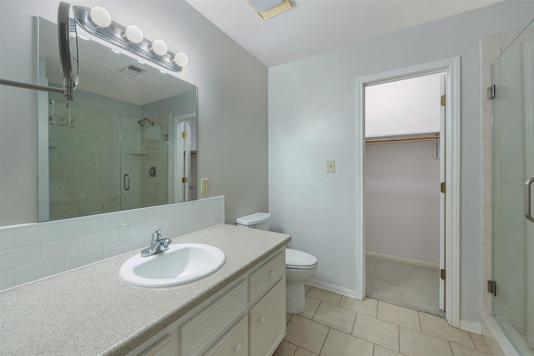 2017 Penick Road Waller, TX 77484 - Photo 24 of 28 Primary Bath