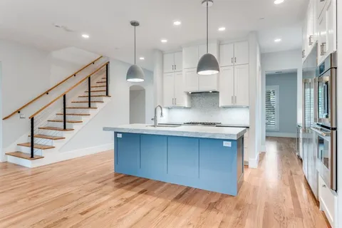 $2,725,000 | 4652 Livingston Avenue, Highland Park, TX 75209