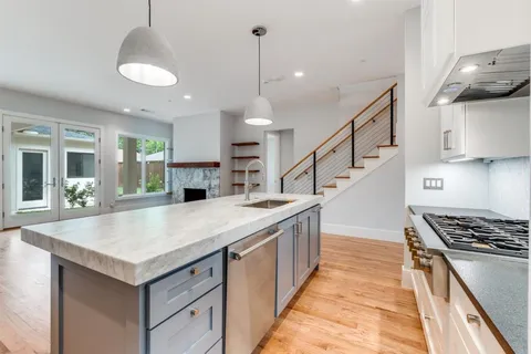 $2,725,000 | 4652 Livingston Avenue, Highland Park, TX 75209