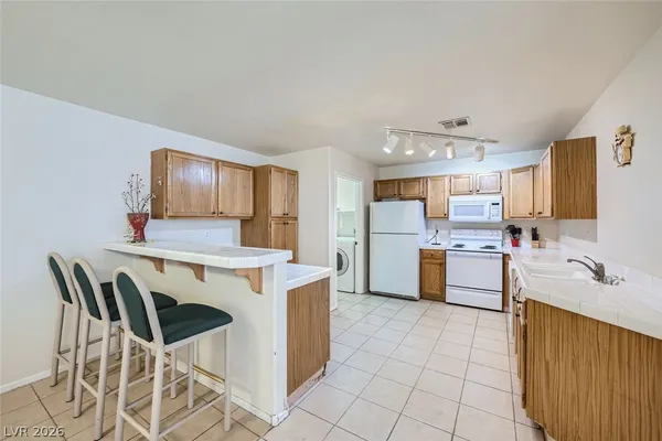 $1,365 | 3612 Shawn Reynolds Court, Unit 104, Las Vegas, NV 89129