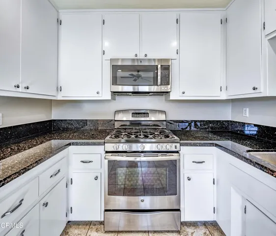 $2,195 | 590 North Los Robles Avenue, Unit 8, Pasadena, CA 91101