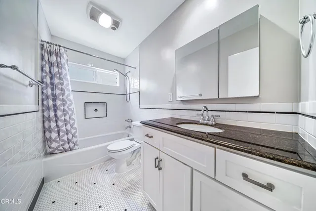 $2,195 | 590 North Los Robles Avenue, Unit 8, Pasadena, CA 91101