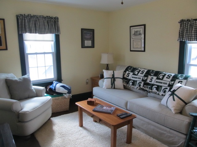 28 Parade Circle Barnstead, NH 03218 - Photo 2 of 32