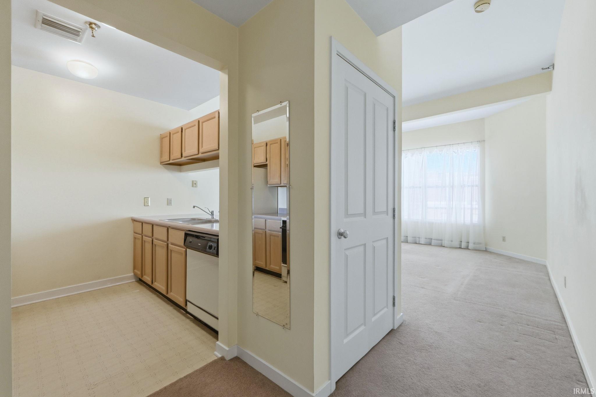 113 West Wayne Street, Unit 412 Fort Wayne, IN 46802 - Photo 2 of 36