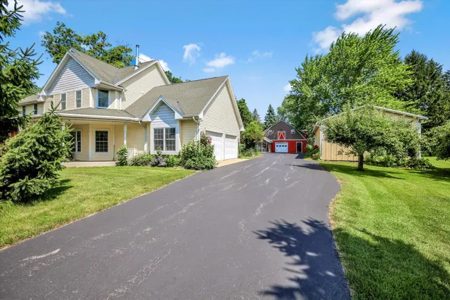 $839,900 | 28700 East River Bay Drive, Waterford, WI 53185