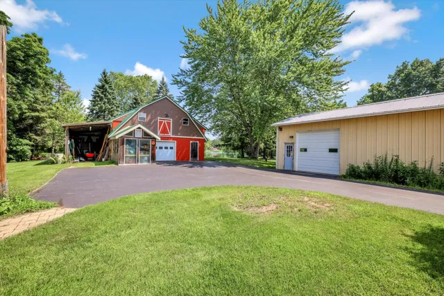 $839,900 | 28700 East River Bay Drive, Waterford, WI 53185