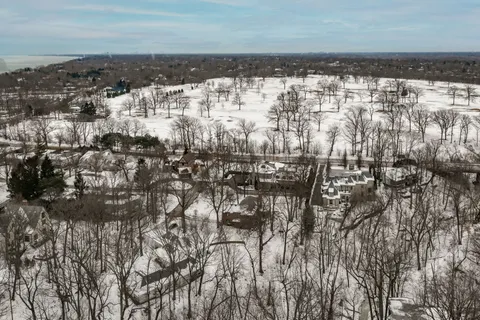 $1,600,000 | 157 South Deere Park Drive, Highland Park, IL 60035