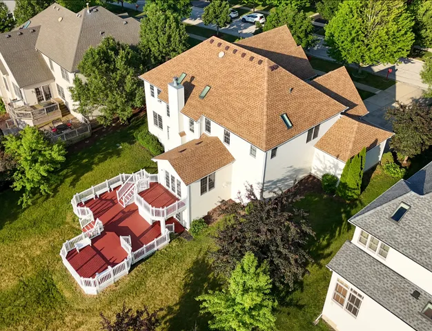 an aerial view of a house having outdoor space