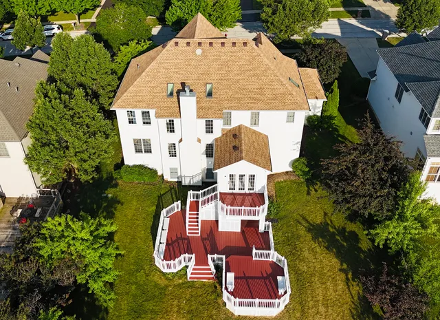 $768,000 | 523 Mallard Point Drive, North Aurora, IL 60542