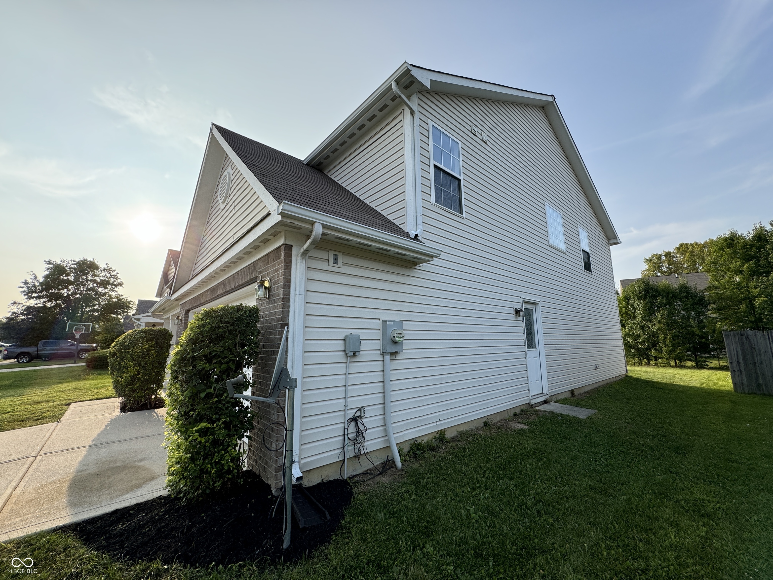 10860 Muddy River Road Indianapolis, IN 46234 - Photo 4 of 41 Gallery Image 4