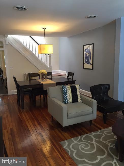 3139 Keswick Road Baltimore, MD 21211 - Photo 4 of 29 Living Room
