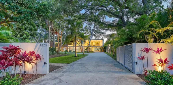 $11,770,000 | 4123 Bay Shore Road, Sarasota, FL 34234