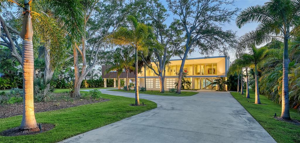 4123 Bay Shore Road Sarasota, FL 34234 - Photo 3 of 29 a view of a park with a tree