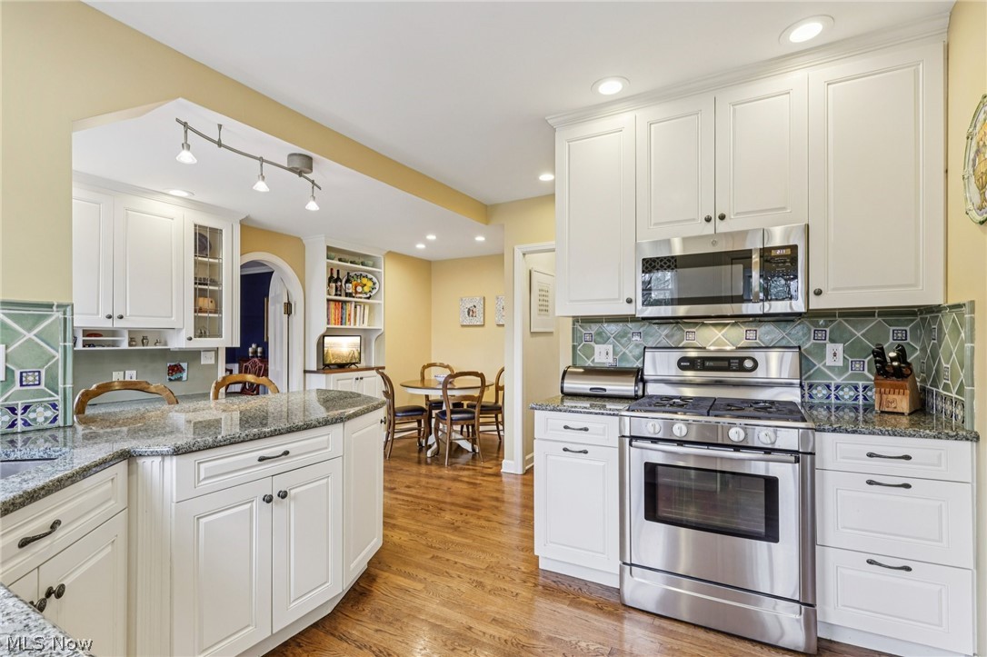 21059 Claythorne Road Beachwood, OH 44122 - Photo 12 of 40