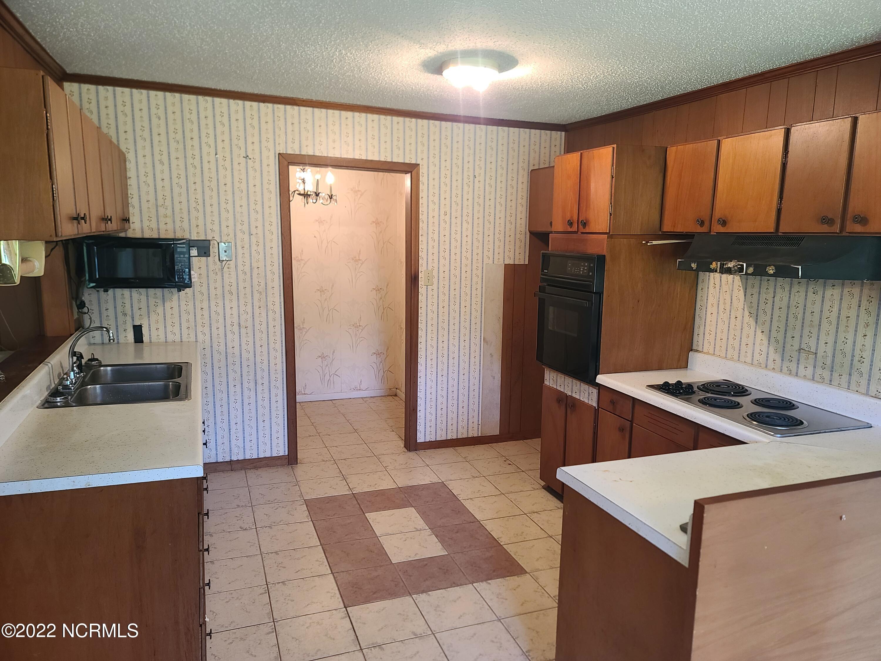 185 Riverside Road Grifton, NC 28530 - Photo 8 of 22 20220913_130525