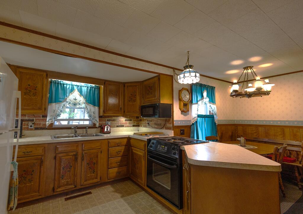 282 Middlesex Road Topsham, ME 04086 - Photo 7 of 25 1-25