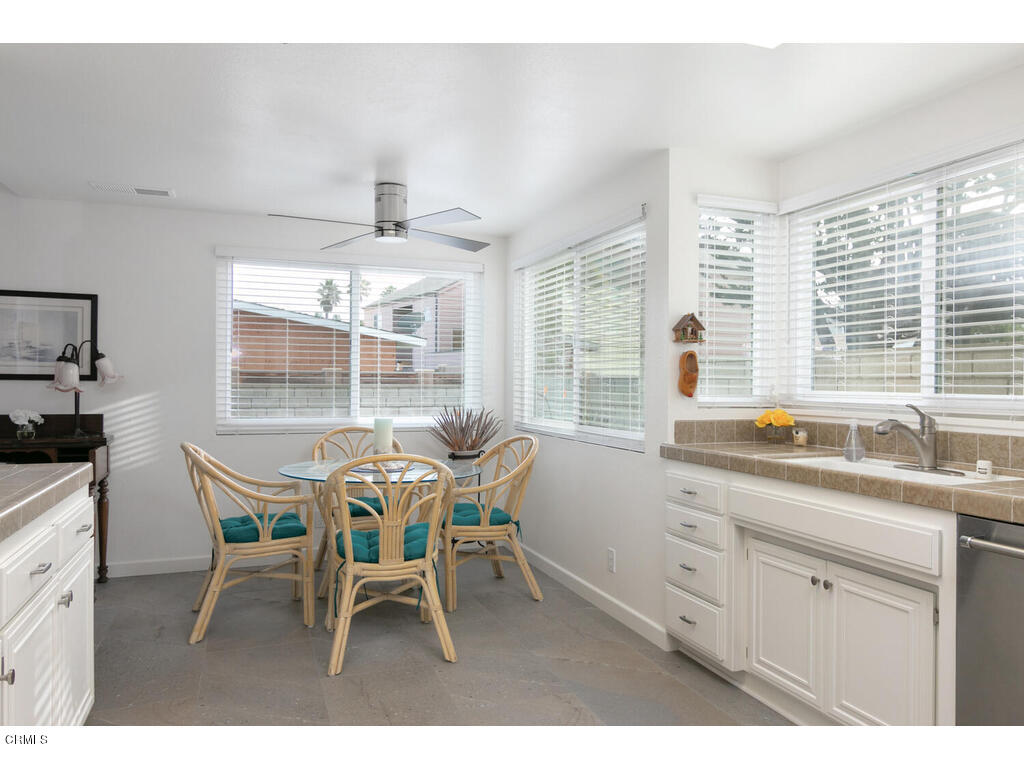 5302 Outrigger Way Oxnard, CA 93035 - Photo 12 of 36 Kitchen