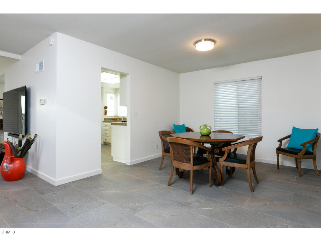 5302 Outrigger Way Oxnard, CA 93035 - Photo 13 of 36 Dining Room