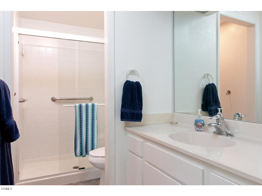 5302 Outrigger Way Oxnard, CA 93035 - Photo 19 of 36 Master Bath